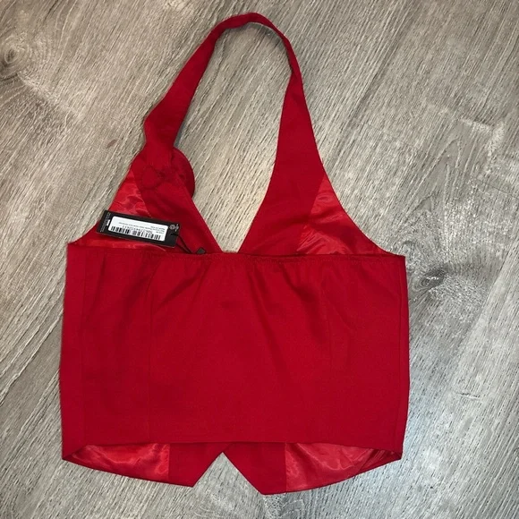 PrettyLittleThing Red Button-Up Halter Top - Picture 3 of 3